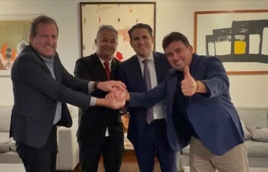 Tyrone (à esq.) foi condenado por agressão à ex-namorada