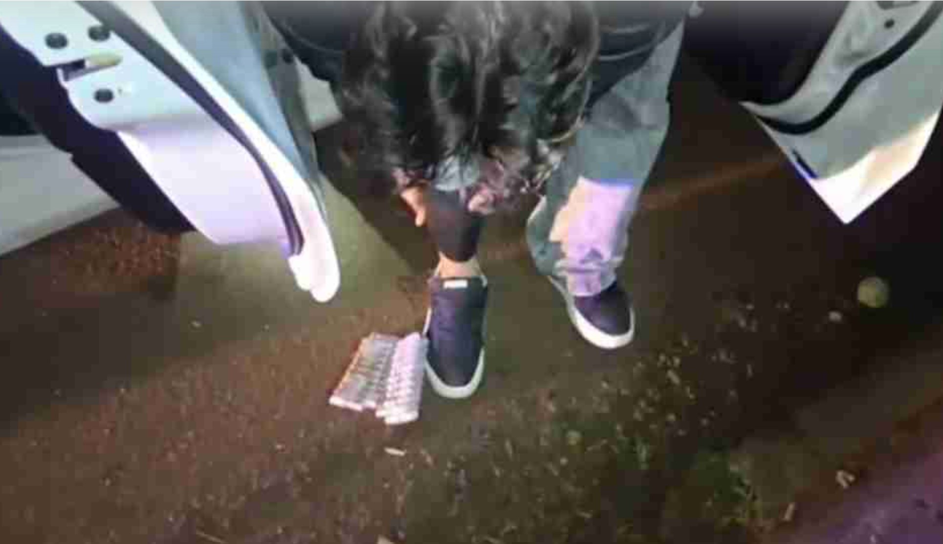 Agentes encontraram inicialmente várias ampolas entre as pernas do condutor