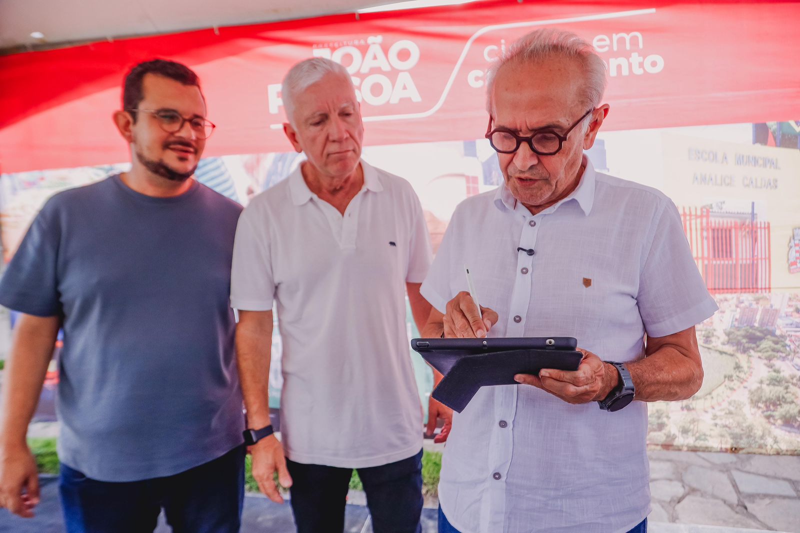 Prefeito reforça infraestrutura no bairro com drenagem, calçadas e mobilidade; meta é João Pessoa 100% pavimentada