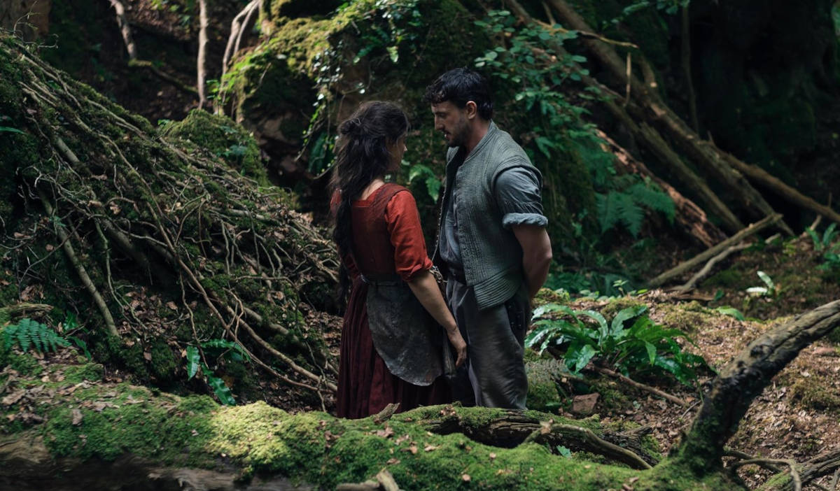 Jessie Buckley e Paul Mescal em Hamnet 