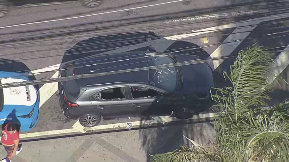 Carro do empresário alvejado pelos disparos