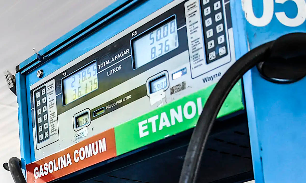No acumulado do ano, a gasolina A registra uma queda de R$ 0,31 por litro, equivalente a 10,3%