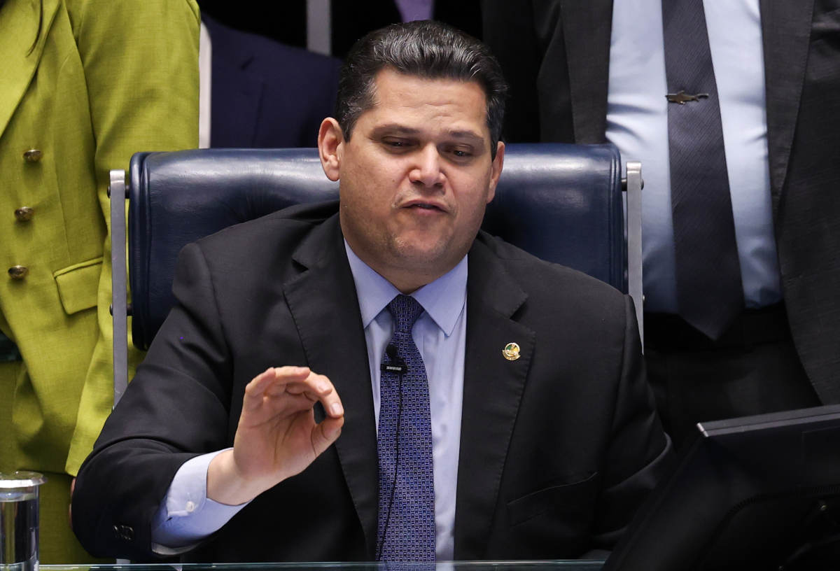 Davi Alcolumbre foi responsável por articular derrota de Lula no Senado