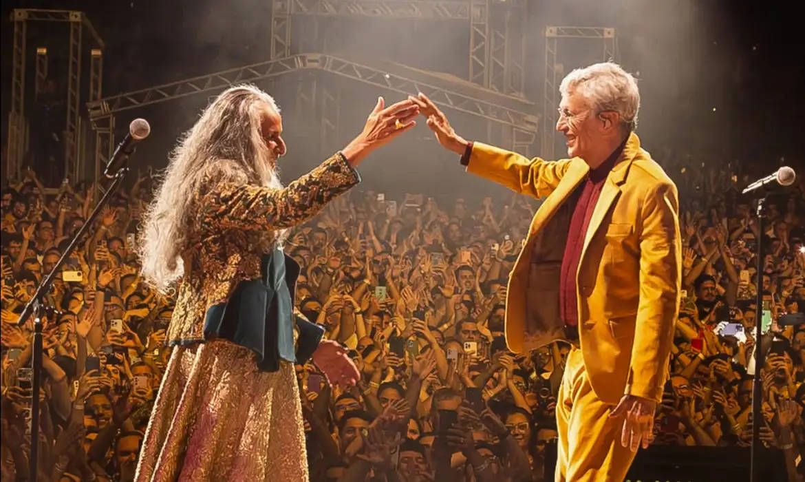 produção vencedora é o registro ao vivo da turnê que reuniu Maria Bethânia e Caetano Veloso em diversas cidades brasileiras