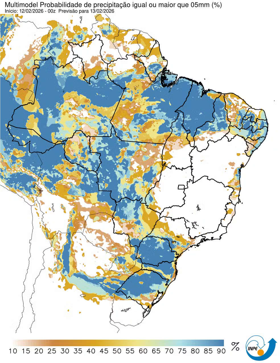 Encontro entre o ar quente e o sistema que chega favorece a formação de nuvens carregadas