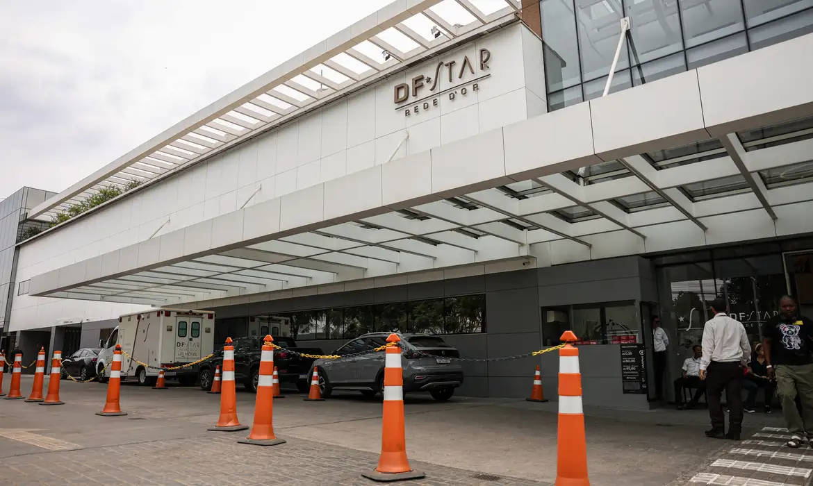 Bolsonaro está internado na UTI do Hospital DF Star, em Brasília