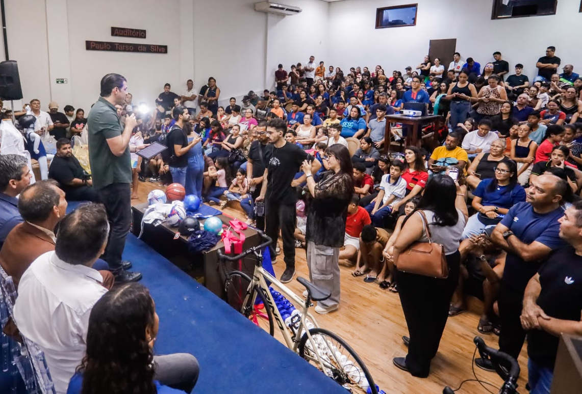 "Estamos proporcionando as condições necessárias para o desenvolvimento em suas respectivas modalidades", disse Leo Bezerra