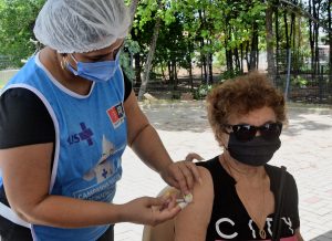 Vacinação contra a covid-19 para idosos de 75 a 79 anos começa na segunda-feira em João Pessoa