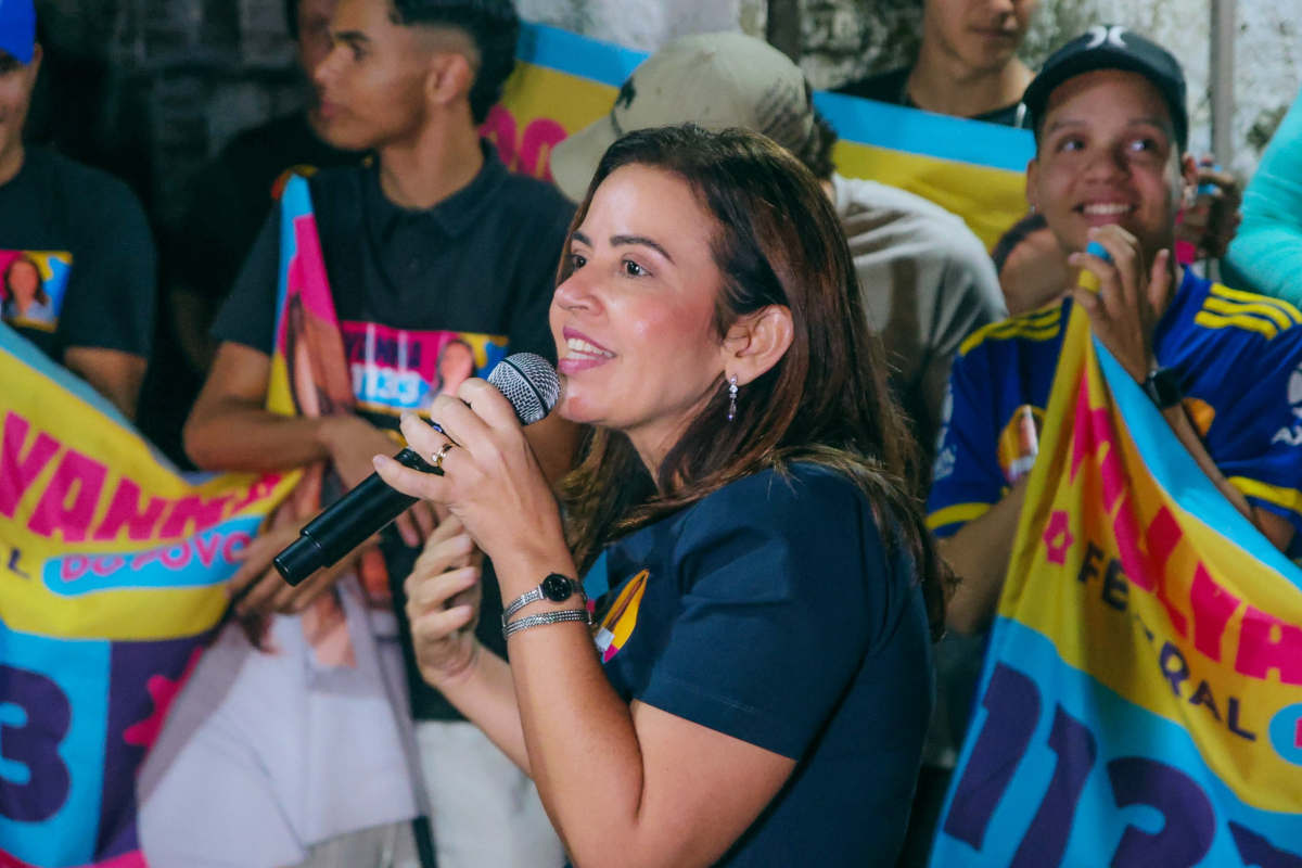 Pollyanna Werton em campanha nas eleições de 2026