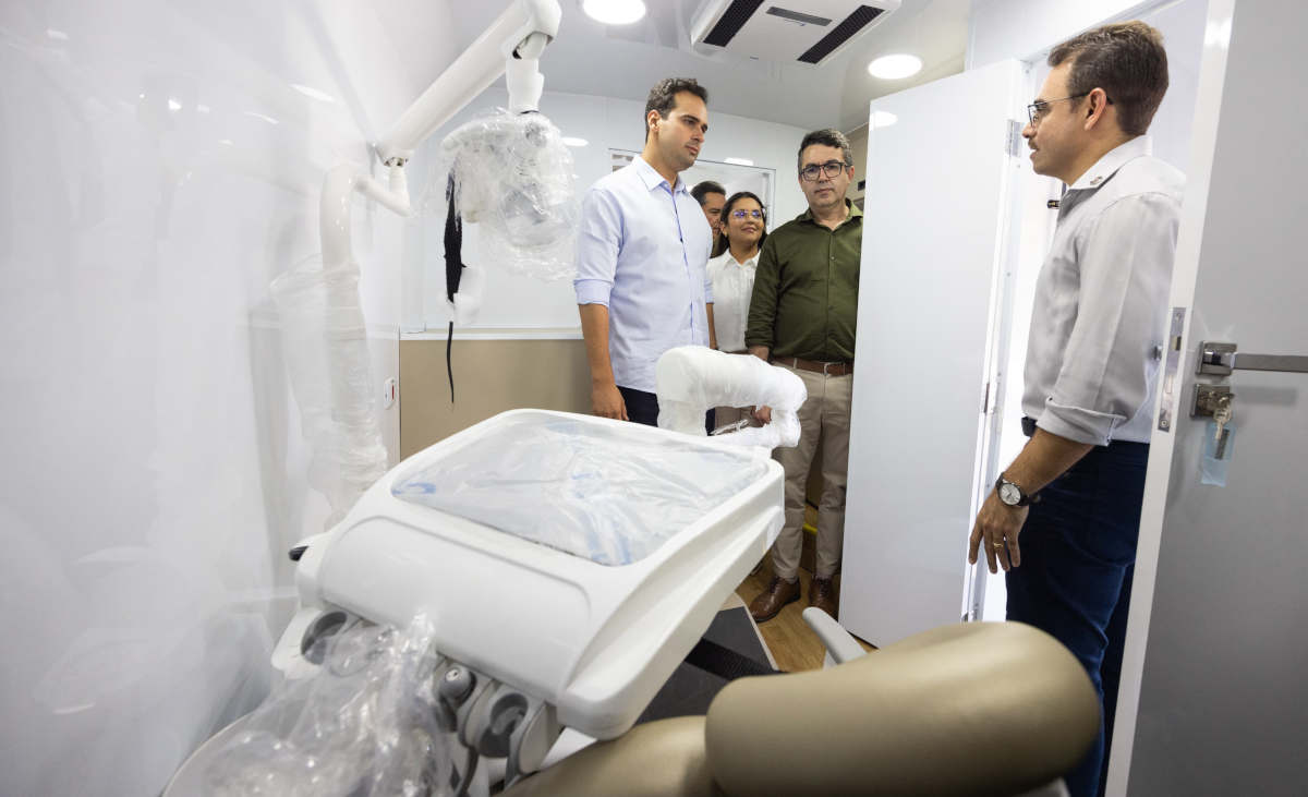 Governador Lucas Ribeiro em visita a Policlínica Integrada da Segurança Pública