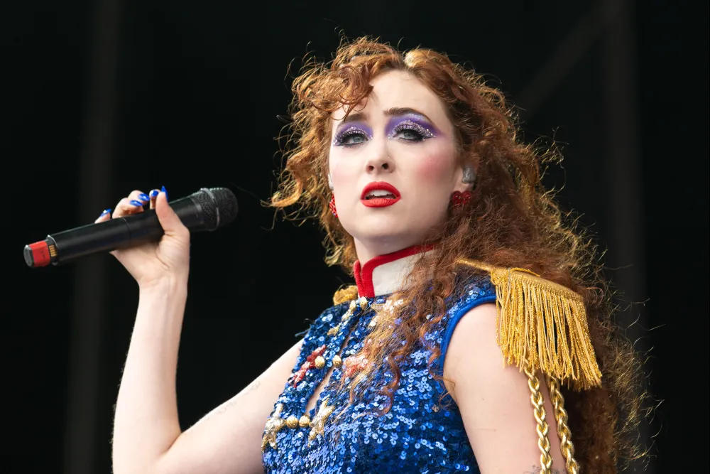 Chappell Roan é conhecida por estabelecer limites rígidos em torno de sua privacidade