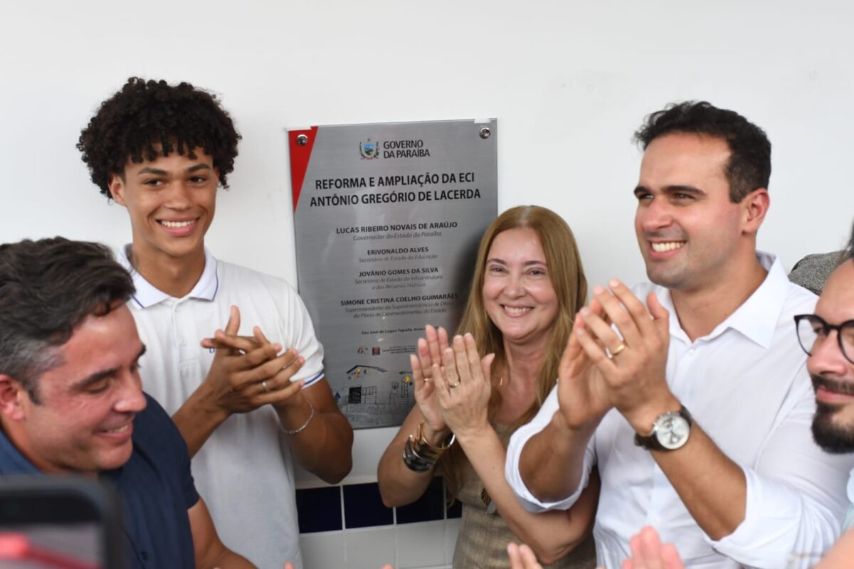 A escola passou a contar com 11 salas de aula climatizadas, laboratórios de informática, ciências e línguas e ginásio