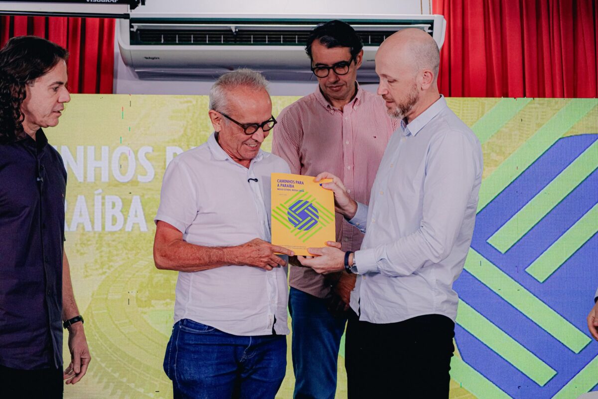 Cícero Lucena enalteceu o embasamento técnico do material técnico produzido pelo partido