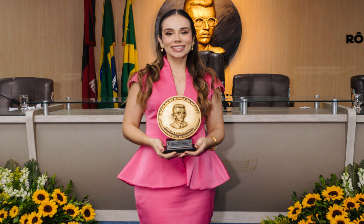 Primeira-dama Camila Mariz na Câmara Municipal de Campina Grande