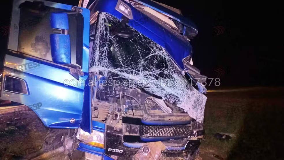 Acidente envolveu cinco veículos e deixou 23 feridos