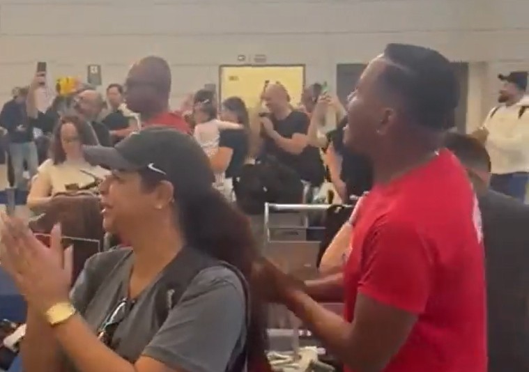 Passageiros protestaram no aeroporto
