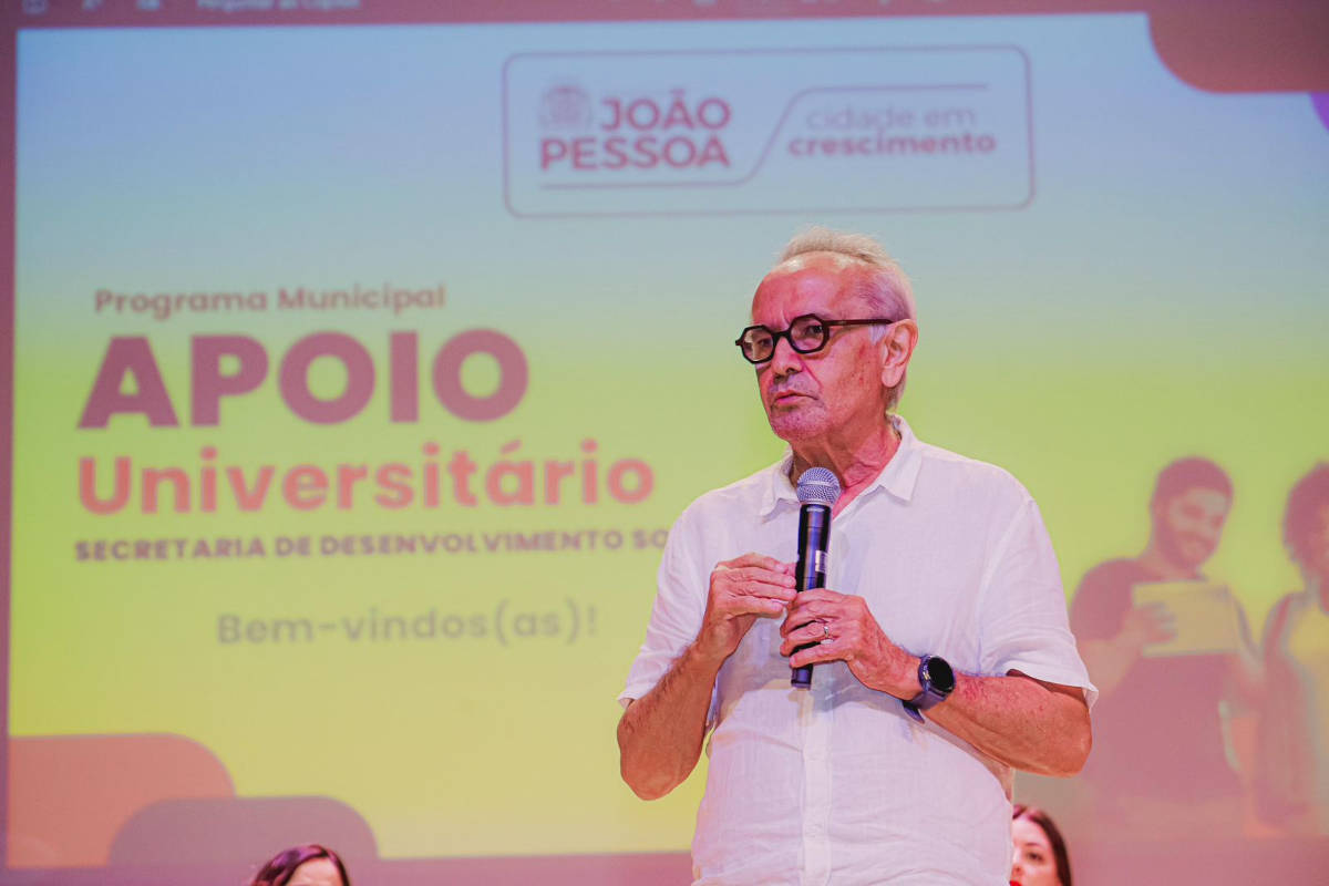 "Eu sou fruto da escola pública e sei bem a importância e qual é o nosso papel nessa formação", destacou o prefeito Cícero Lucena